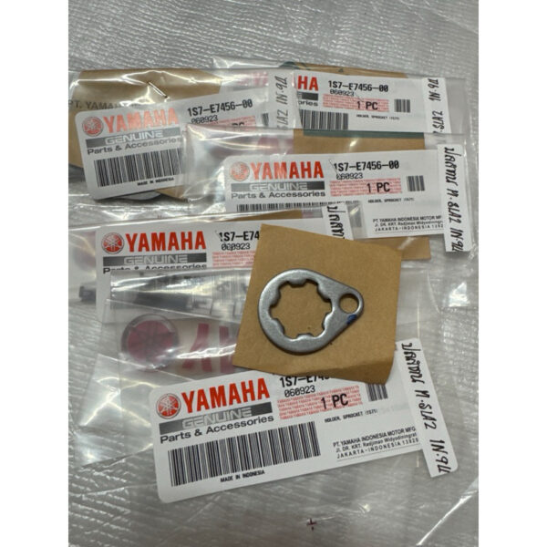 YAMAHA ปลิ้นล็อคสเตอร์หน้า SPARK135 SPARK115I FINN EXCITER X-1R SPARK LX M-SLAZ (PROCKET HOLDER) แท้ศูนย์